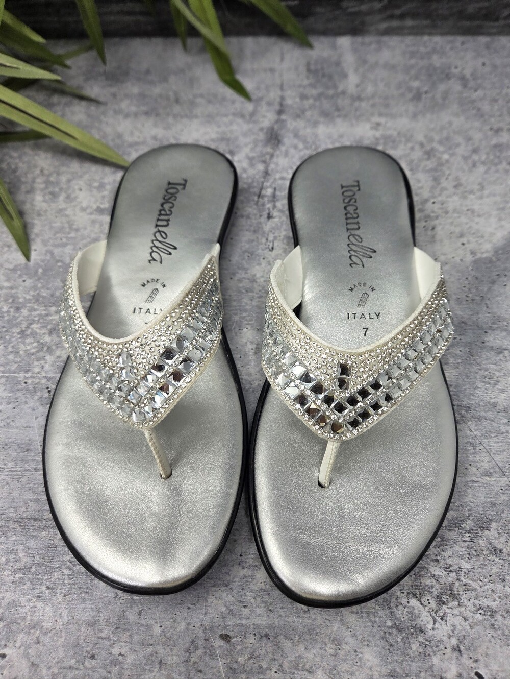 Toscanella Silver Metallic Jeweled Thong Sandals Flip Flops Size 7